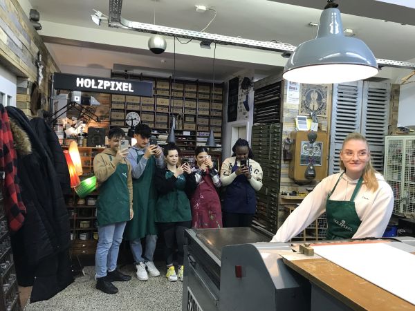  Ein Tag mit Grafikdesigner Manfred Makowski